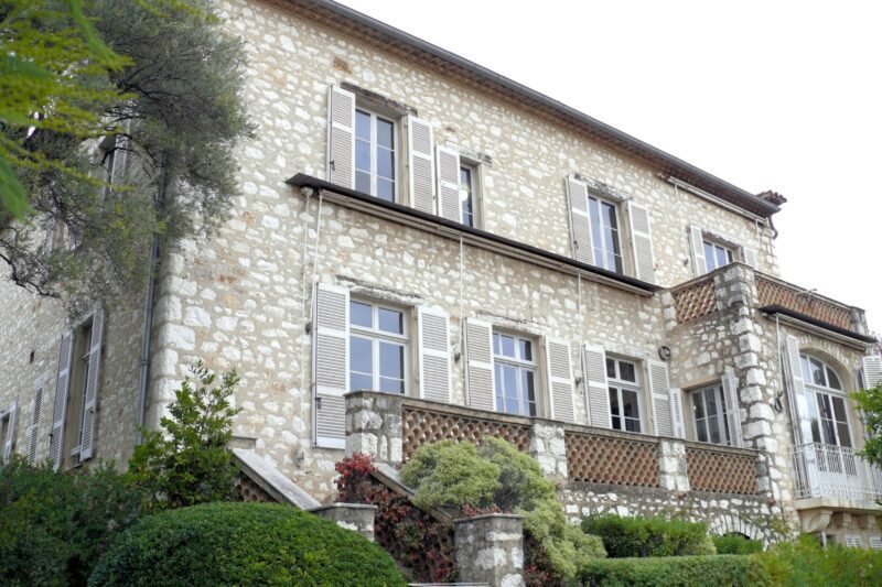Jaf la muzeu pe Riviera franceză
